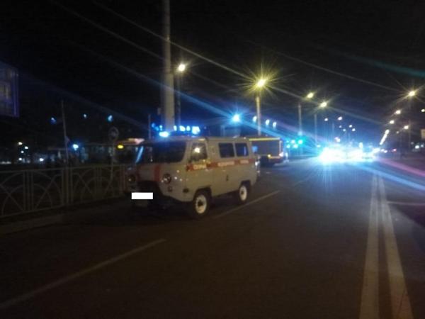 Пожилой водитель «скорой помощи» пострадал в тройной аварии в Ставрополе
